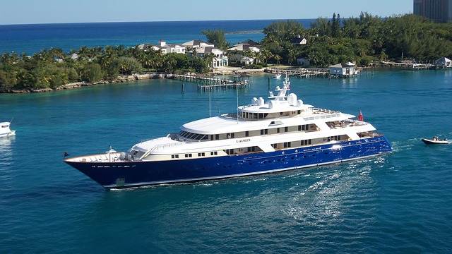 Comment faire sa valise pour une croisière en famille à bord d'un yacht